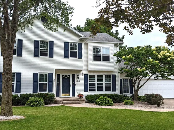 1211 Deerwood Ct, Appleton, WI 54914