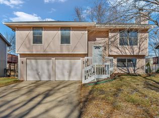 7412 SW 25th St, Topeka, KS 66614