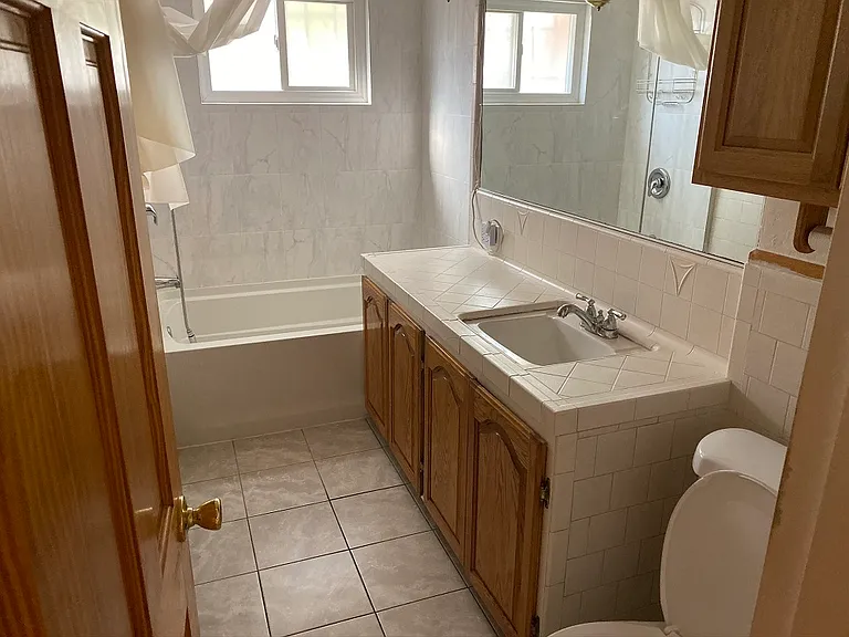 918 Diamond St — Photo 13