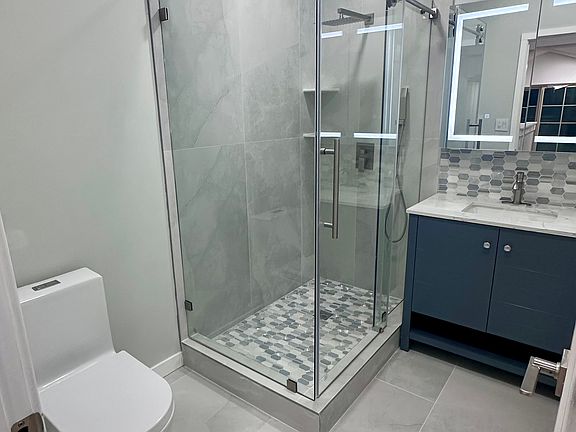 5th image of 410 Rosario Dr #2