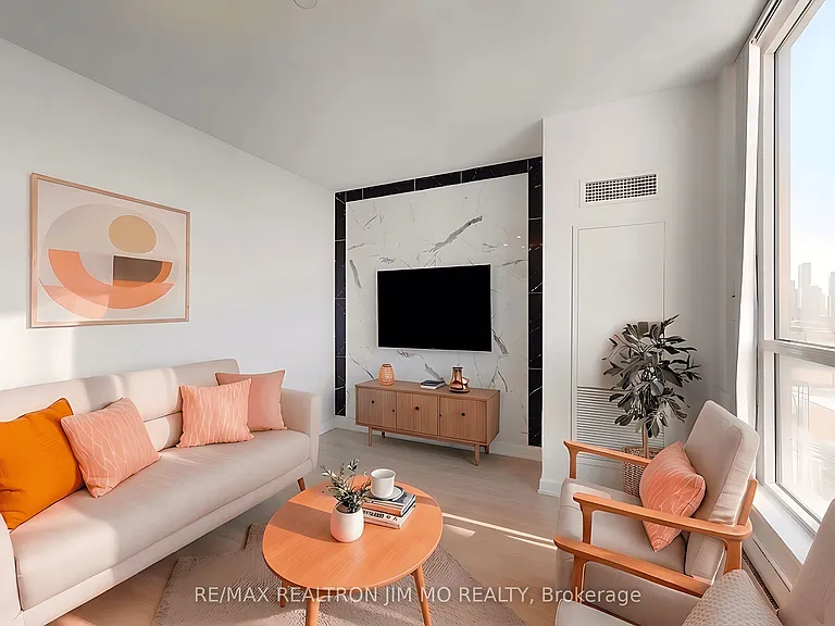 255 Village Green Sq #808 — Photo 8