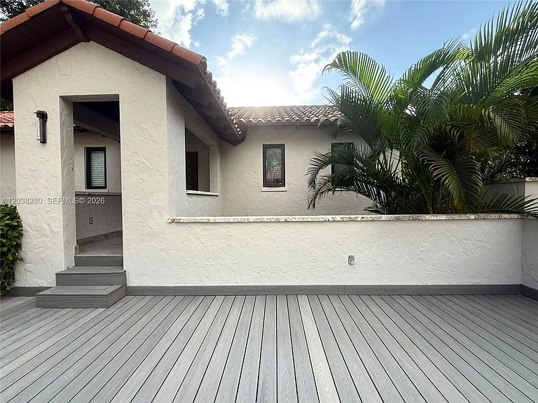 455 Amalfi Ave — Photo 34