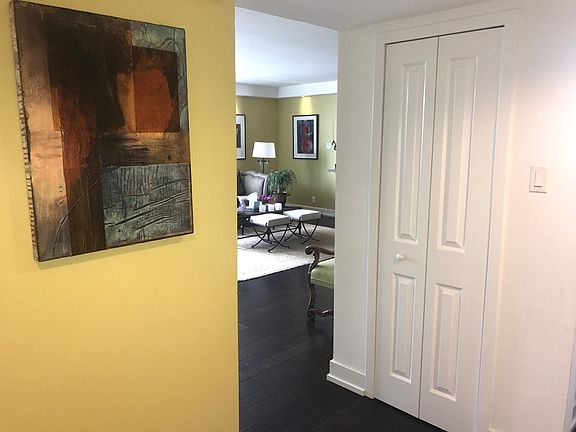 4th image of 304 S Elm Dr #404-A