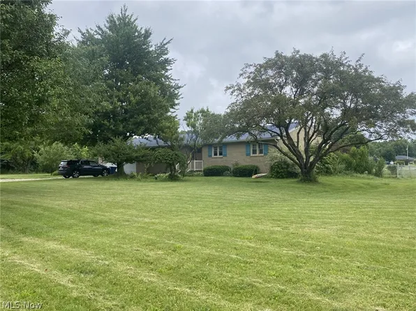 8292 Ravenna Ave, Louisville, OH 44641