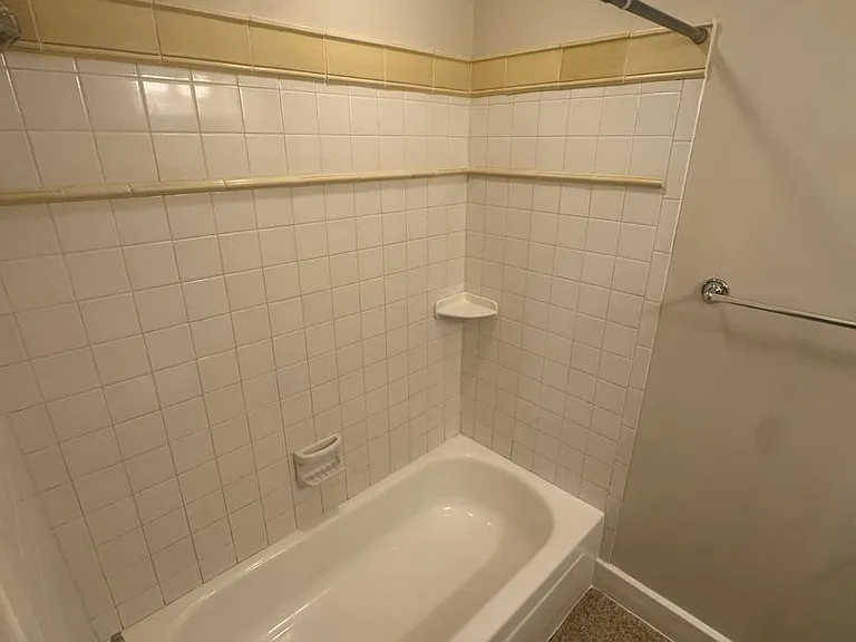 117 1/2 Bryan St — Photo 10