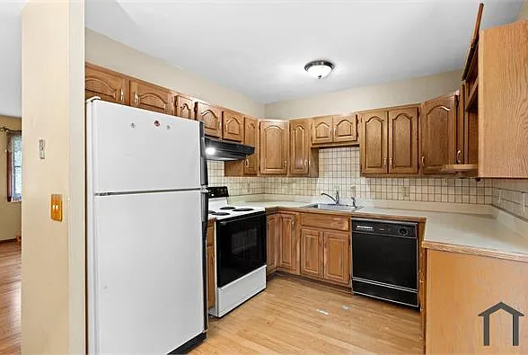 811 Villette Ct — Photo 8