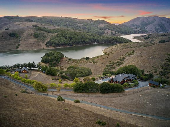 3rd image of 6381 Nicasio Valley Road