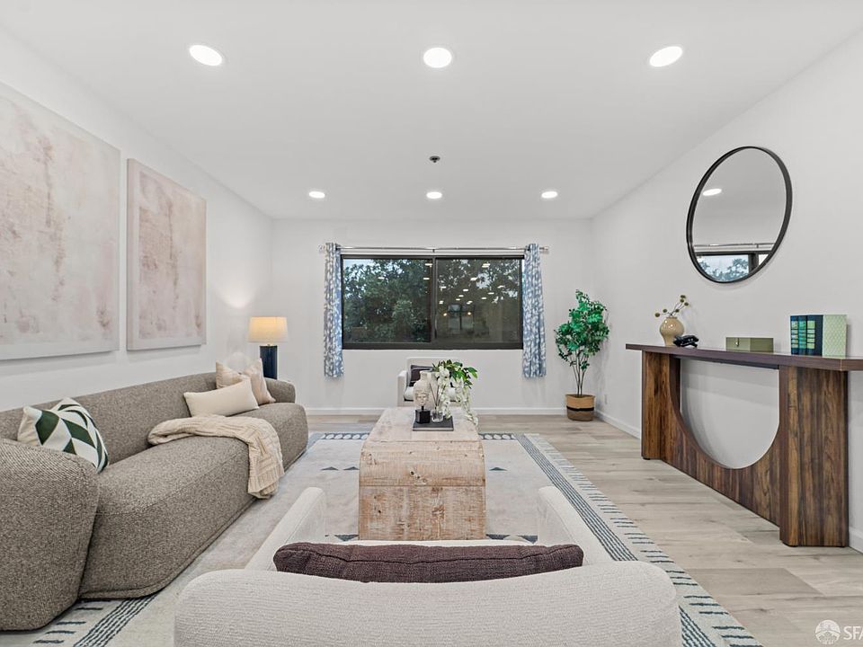 1st image of 117 California Ave #D203