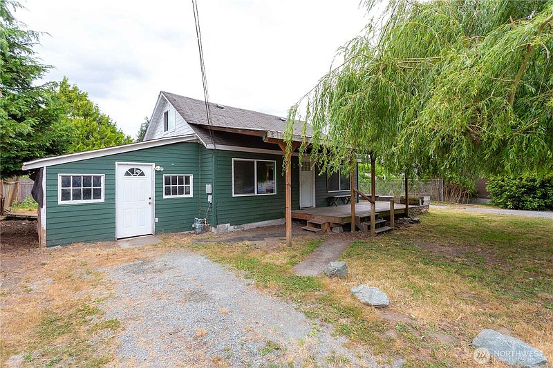 3rd image of 806 Pacific Street