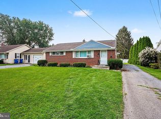 10 Greystone Rd, Carlisle, PA 17013