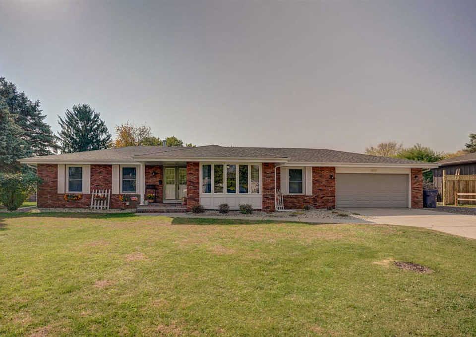 1st image of 2833 Westwood Dr