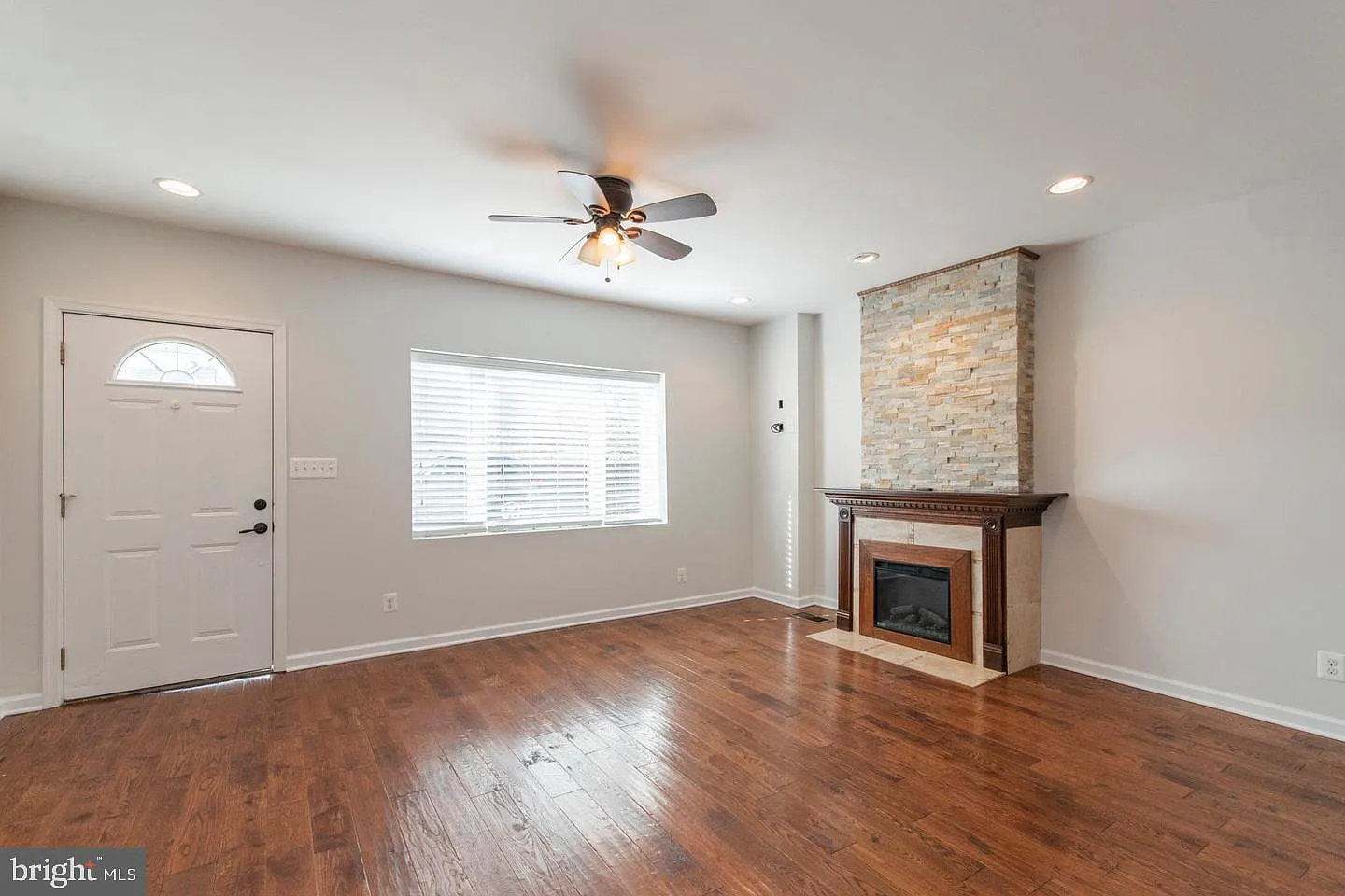 3 bed, 1.5 bath, 1470 sqft, $2,800 — Photo 4