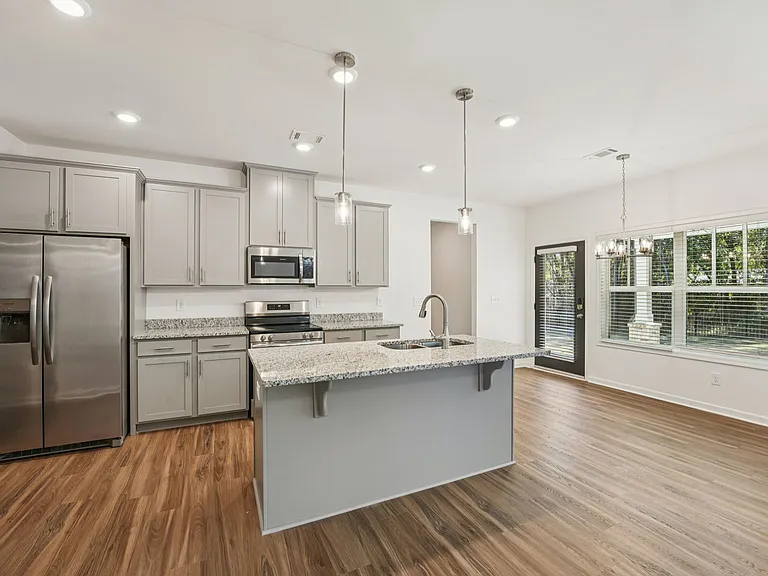Quinn Residences at Dorchester Place — Photo 79
