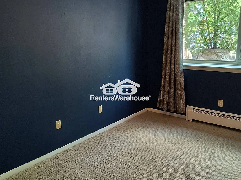 1901 Emerson Ave S #102 — Photo 8
