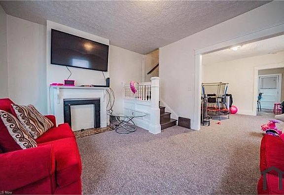 5th image of 2226 W 95th St