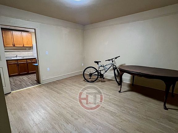 3rd image of 1850 Watson Ave Floor 1