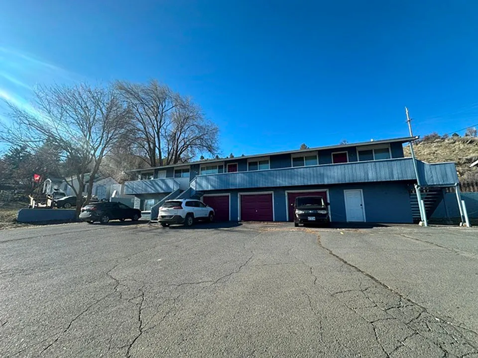 624 Riverside Dr #2