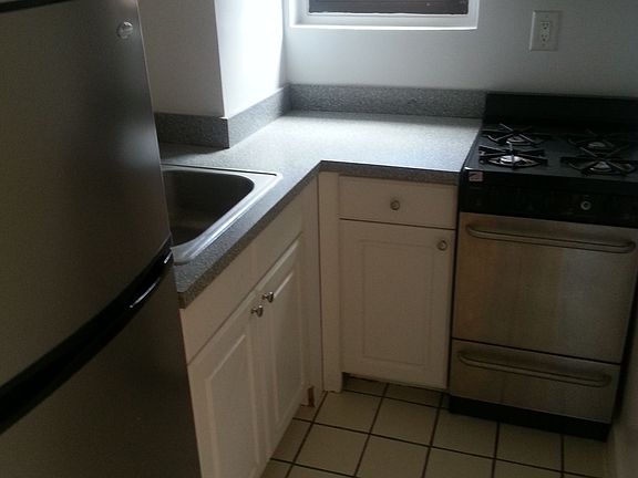 3rd image of 236 E 36th St APT 5J