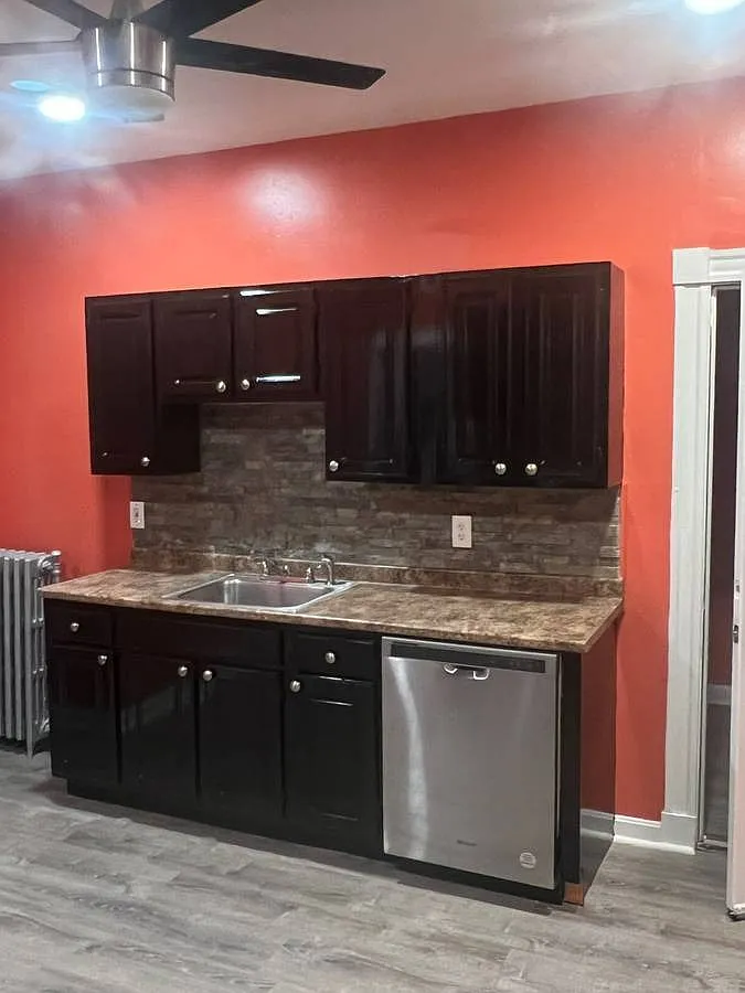 3 bed, 1.0 bath, $3,418 — Photo 1