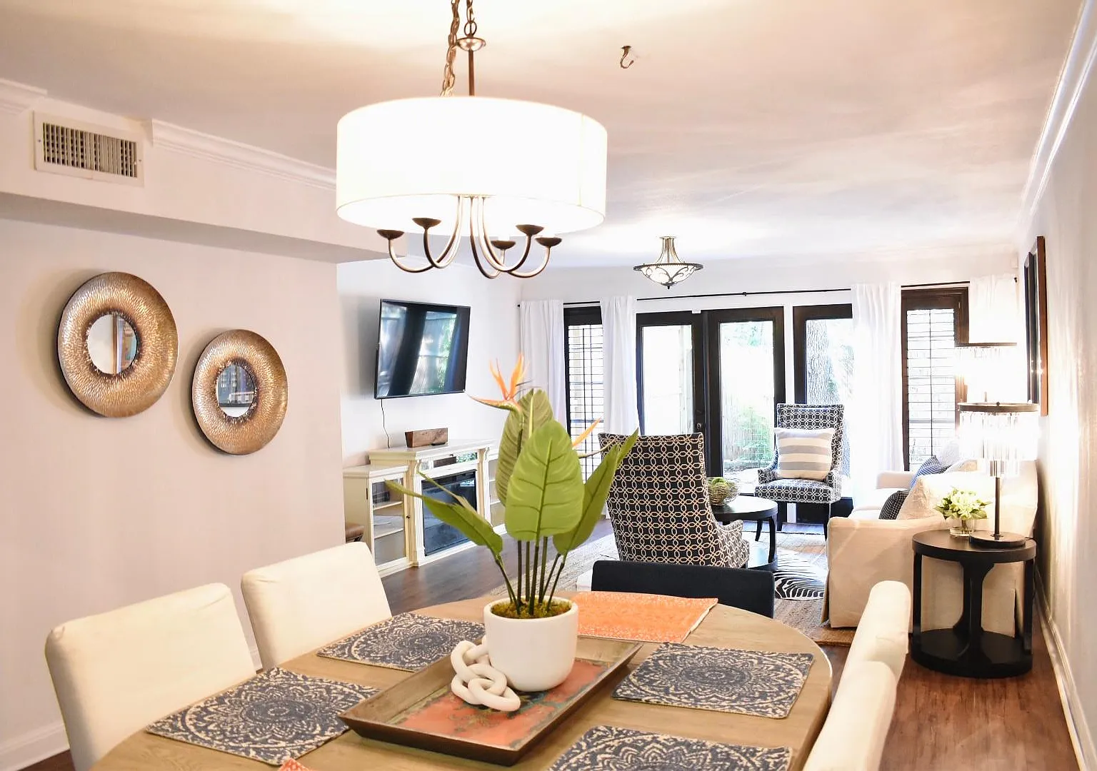 2 bed, 2.5 bath, 1226 sqft, $2,100 — Photo 2