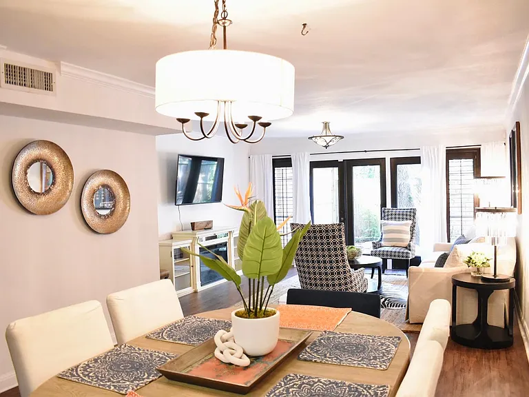 1045 Shook Ave #126F — Photo 2
