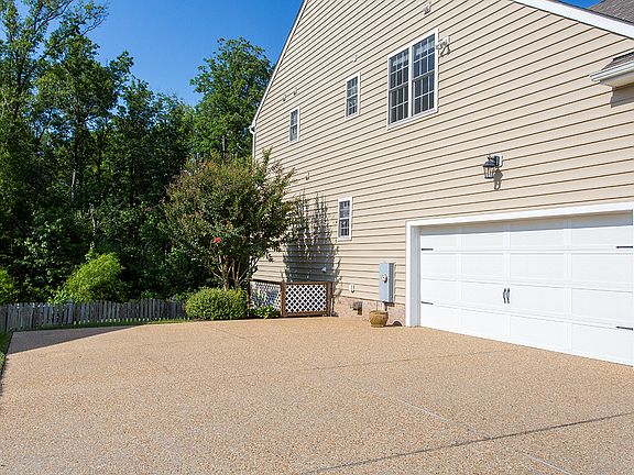5th image of 11808 Mason Park Way