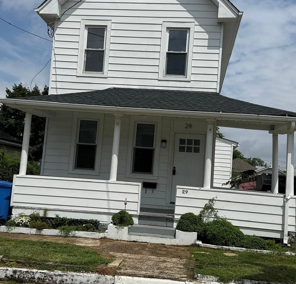 4 bed, $2,750 — Photo 1