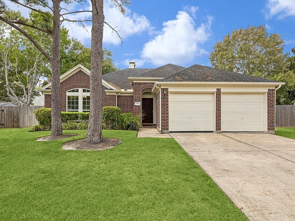 3803 Summerfield Dr