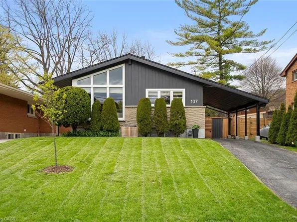 137 York Rd, Hamilton, ON L9H 1L9