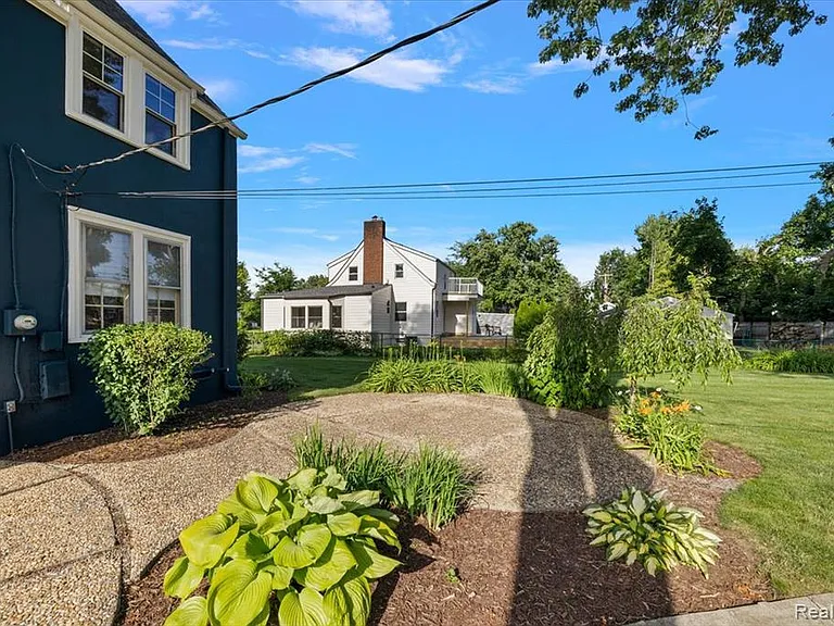 2136 Dorchester Rd — Photo 54
