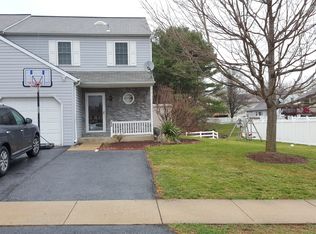 204 Parklawn Ct, Lancaster, PA 17601