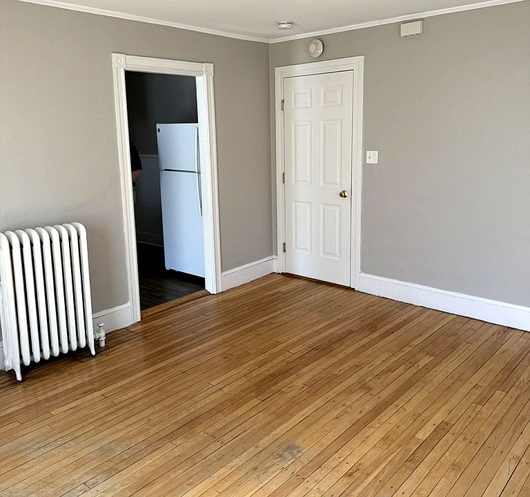 1st image of 469 Brighton Ave #1