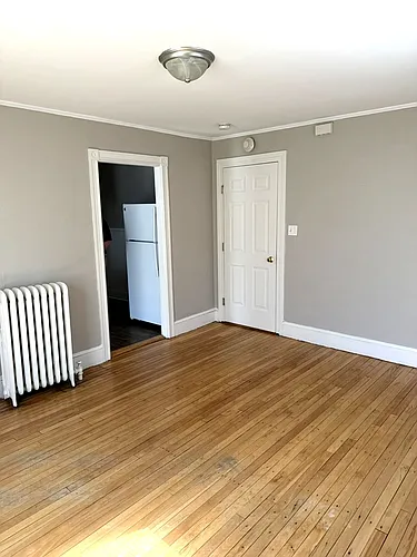 469 Brighton Ave Photo 1
