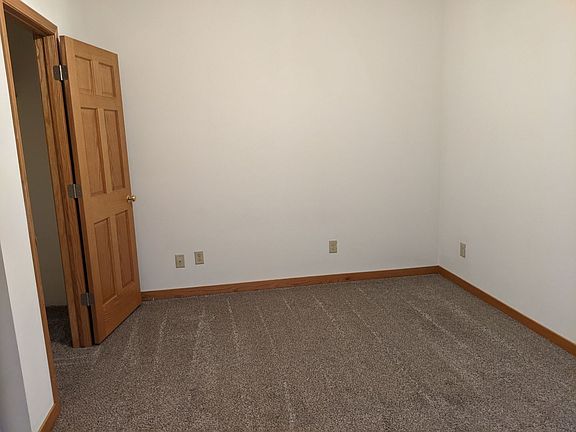 2nd image of 148 John St #A