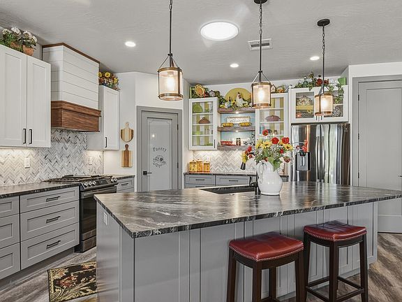 5th image of 2052 W 510 North Cir