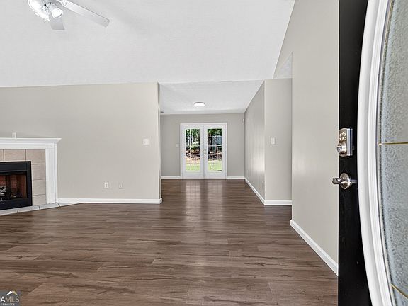 5th image of 316 Cobb Ct