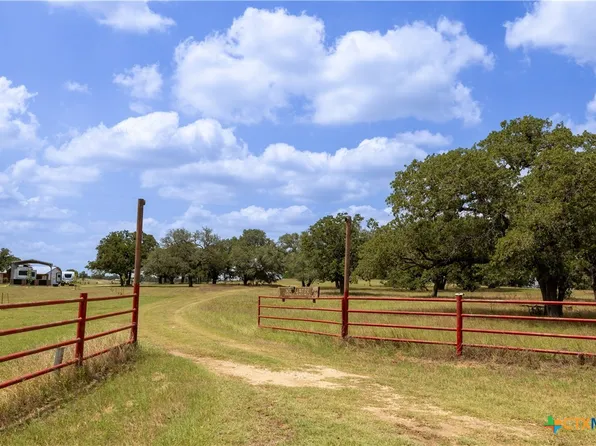 2901 Mule Creek Rd, Harwood, TX 78632