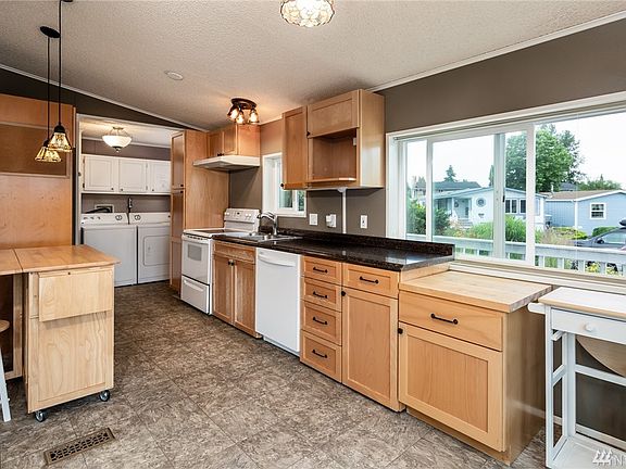 3rd image of 5900 64th St NE Unit 154