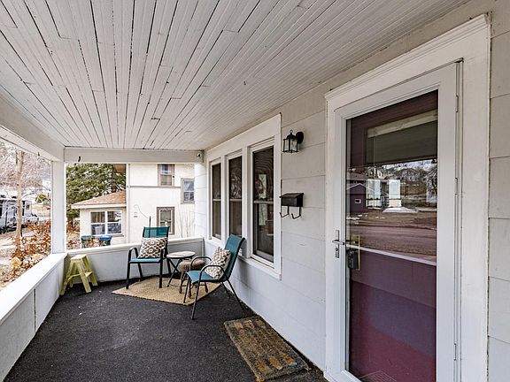 5th image of 315 Ave E