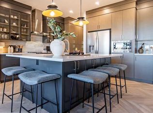 412 S Rochester Ter NW, Calgary, AB T3L0J6