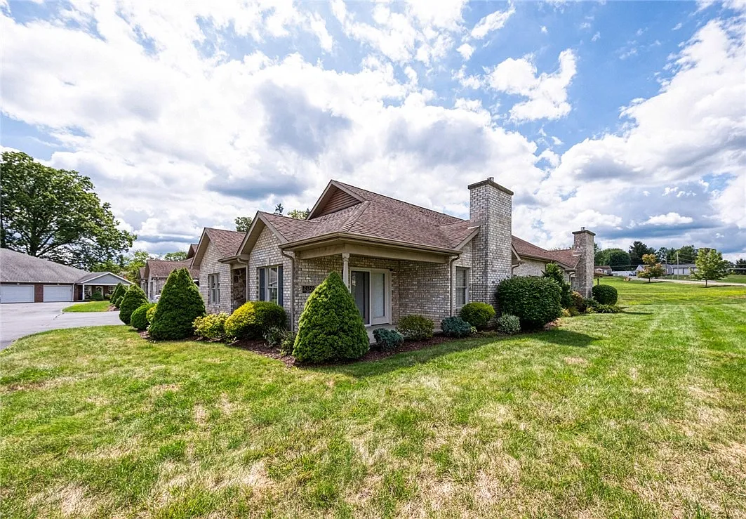 206 Stoneybrook Dr photo 1