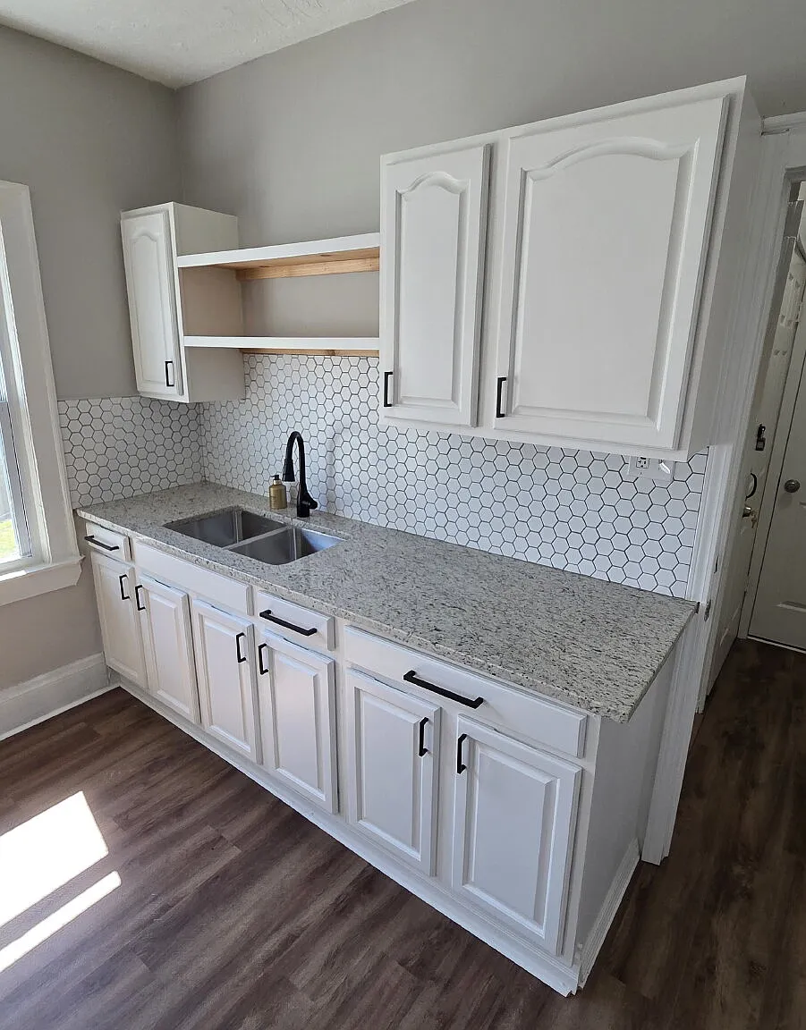 3 bed, 1.0 bath, 1070 sqft, $1,275 — Photo 1