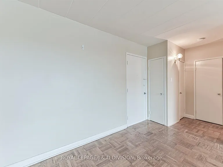 325 Sammon Ave #204 — Photo 2