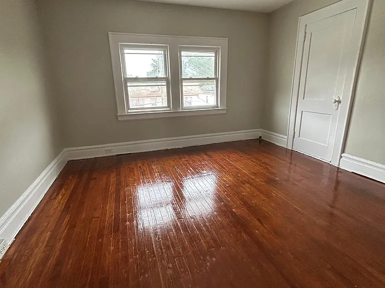 965 Grove St #965 — Photo 4