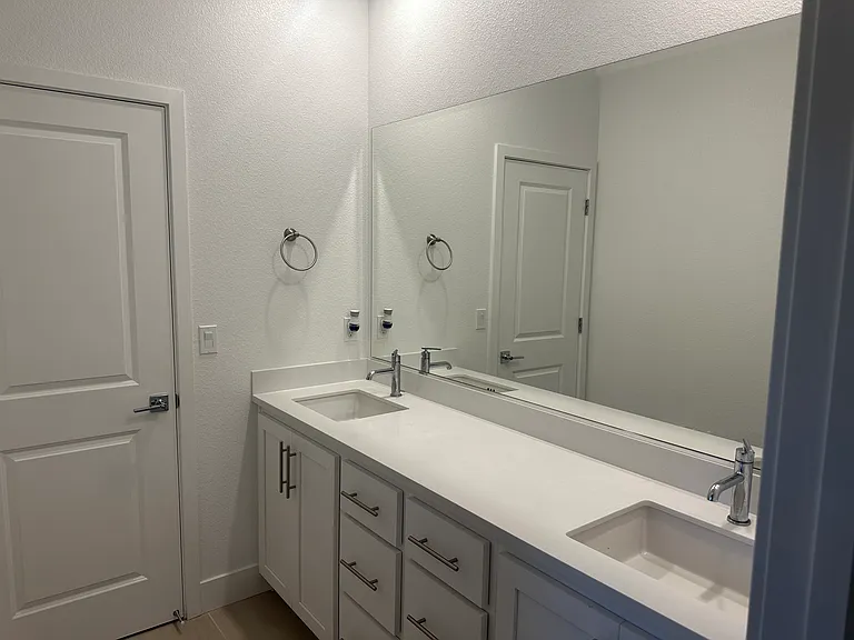 402 N Estes Way — Photo 7