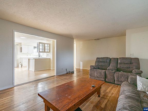 3rd image of 4744 Nina Ave SE