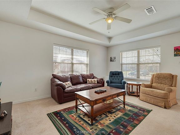 3rd image of 2311 Carnation Ct
