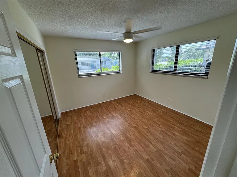 1101 NE 18th Ct #1 — Photo 4