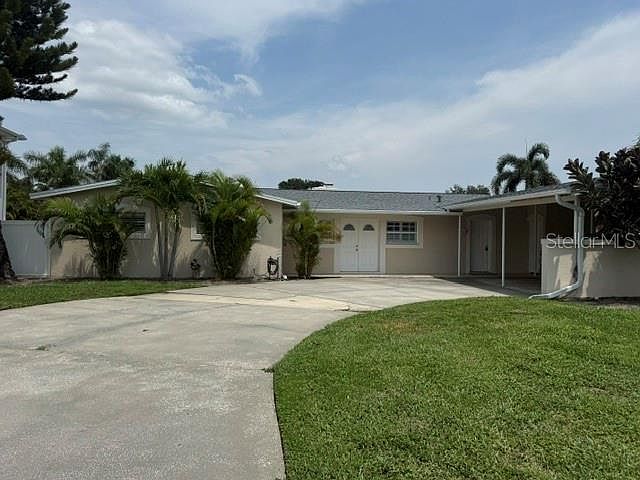 1st image of 3945 Fontainebleau Dr