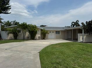 3945 Fontainebleau Dr, Rocky Point, FL 33634